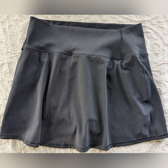 Vuori Volley Skirt Solid Black Tennis Golf Athletic Skort Twirl Sz Medium EUC - Picture 13 of 16